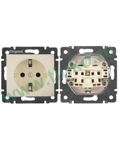 Розетка Valena 2К+3 с защитными шторками, на винтах 16А 250В, слоновая кость (774321). Розетка. LegranD в Ульяновске
